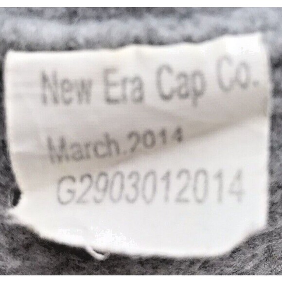 Indianapolis Colts New Era NFL Football Team Logo Beanie Sports Pom Winter Hat - Picture 8 of 10